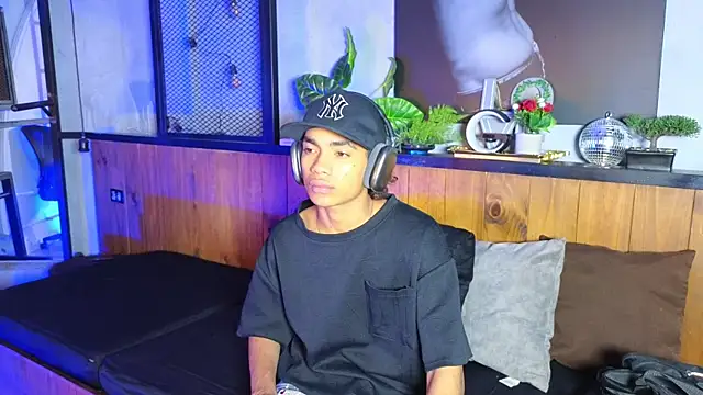 Snapshot of AlanCutee chatting on 4, 5, 2026 AlanCutee online show from 4, 5, 2026