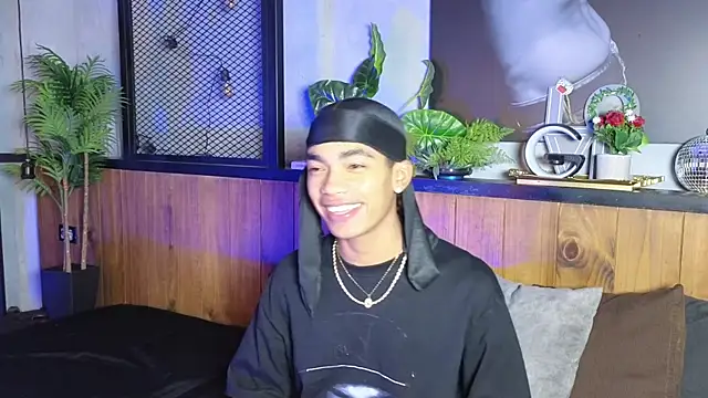 Snapshot of AlanCutee chatting on 7, 5, 2026 AlanCutee online show from 7, 5, 2026