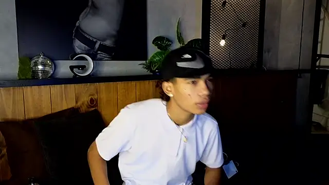 AlanCutee online show from 12, 4, 2026