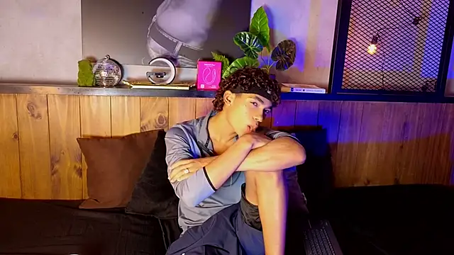 AlanCutee online show from 16, 4, 2026