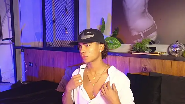 Snapshot of AlanCutee chatting on 23, 4, 2026 AlanCutee online show from 23, 4, 2026