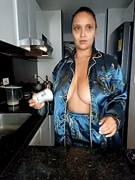 Esmeralda333 online show from 10, 2, 2026