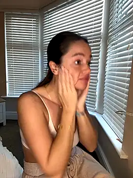 Snapshot of Mollyloverxo chatting on 9, 10, 2025 Mollyloverxo online show from 9, 10, 2025