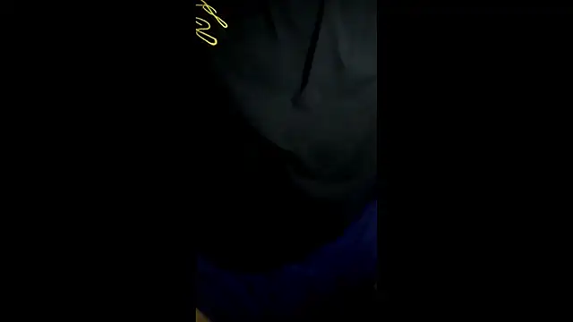 Snapshot of MinhTuan2002 chatting on 9, 11, 2025 MinhTuan2002 online show from 9, 11, 2025