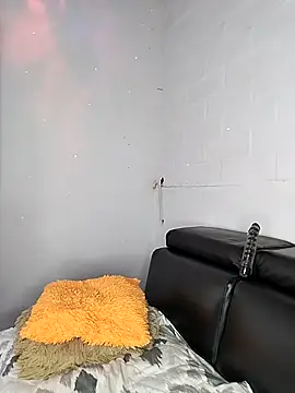 Nahomy cm online show from 13, 11, 2025