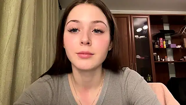 Adel strongwoman online show from 25, 3, 2026