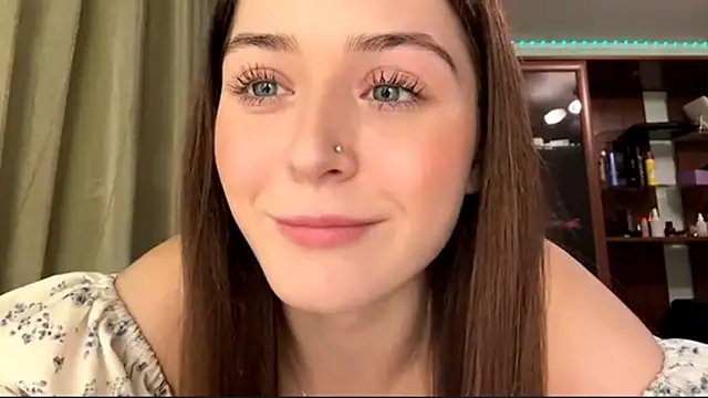 Adel strongwoman online show from 5, 12, 2025