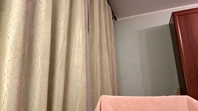 Adel strongwoman online show from 24, 4, 2026