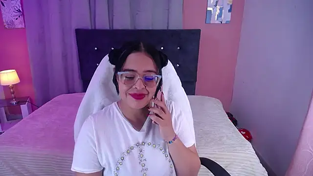 Sofia leving online show from 4, 10, 2025