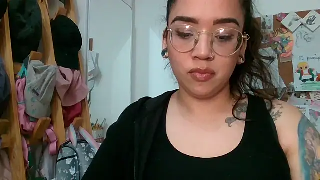 Snapshot of GypsyMamacita chatting on 17, 9, 2025 GypsyMamacita online show from 17, 9, 2025