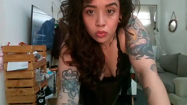 Snapshot of GypsyMamacita chatting on 23, 9, 2025 GypsyMamacita online show from 23, 9, 2025