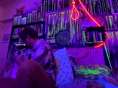 3615-ULLA online show from 25, 10, 2025