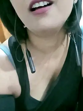 Snapshot of Queen_Kushi4 chatting on 17, 6, 2026 Queen Kushi4 online show from 17, 6, 2026
