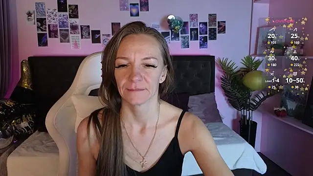 Jesica mooon online show from 12, 1, 2026