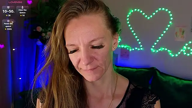 Jesica mooon online show from 7, 2, 2026