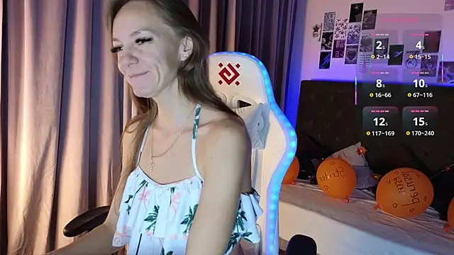 Jesica mooon online show from 10, 11, 2025