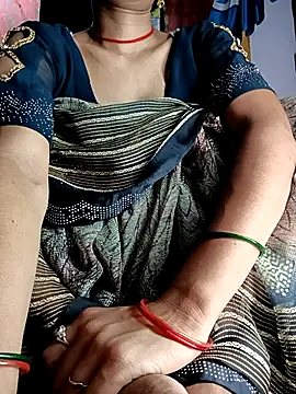 Snapshot of Juhi_chawla chatting on 16, 9, 2025 Juhi chawla online show from 16, 9, 2025
