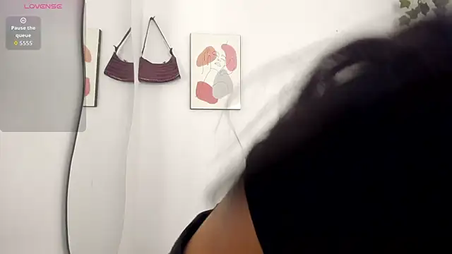 Snapshot of ebony_petite-69 chatting on 27, 11, 2025 ebony petite-69 online show from 27, 11, 2025