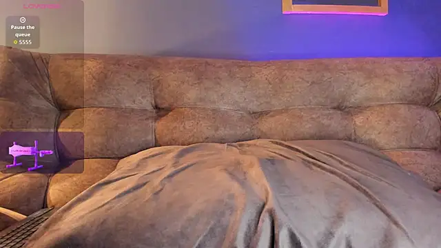 Snapshot of RACHELRUIZ chatting on 13, 11, 2025 RACHELRUIZ online show from 13, 11, 2025