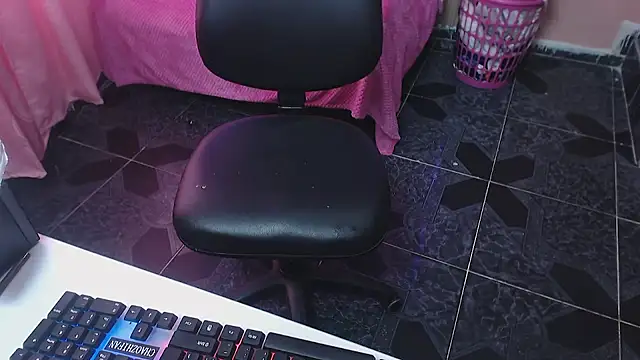 alaia blue online show from 3, 12, 2025