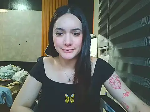 Snapshot of Yhanbeaufort18 chatting on 3, 10, 2025 Yhanbeaufort18 online show from 3, 10, 2025