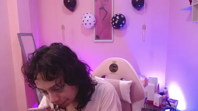 LadyWawy online show from 6, 10, 2025
