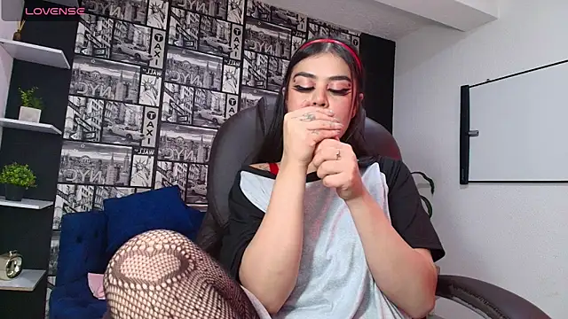 Snapshot of Mia_Morelli_ chatting on 12, 11, 2025 Mia Morelli online show from 12, 11, 2025