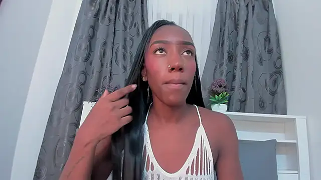 Snapshot of Mistt_Mia chatting on 12, 10, 2025 Mistt Mia online show from 12, 10, 2025