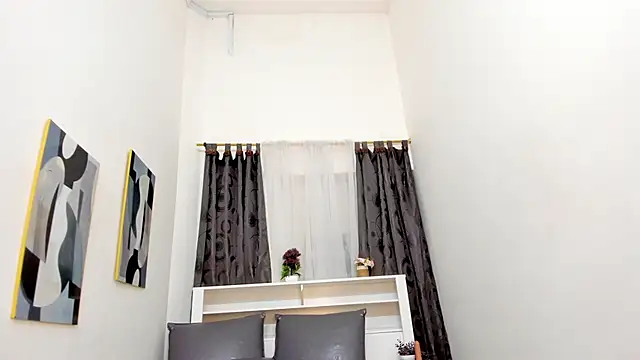 Mistt Mia online show from 19, 4, 2026