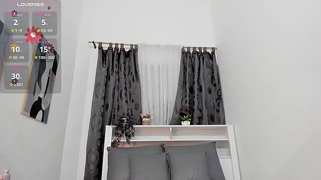 Snapshot of Mistt_Mia chatting on 19, 10, 2025 Mistt Mia online show from 19, 10, 2025