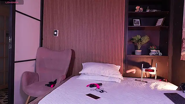 SamaraAnders  online show from 14, 12, 2025