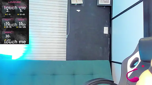 SamaraAnders  online show from 4, 11, 2025