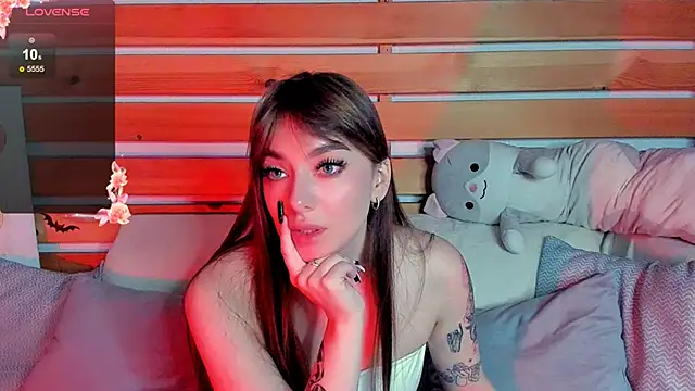 Emily Tylerr online show from 16, 11, 2025