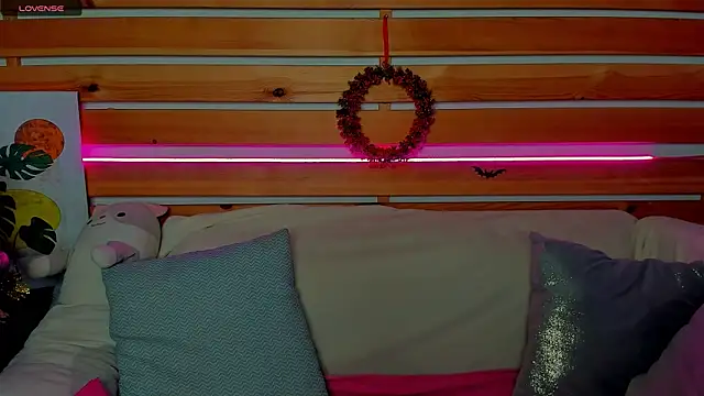 Emily Tylerr online show from 20, 12, 2025