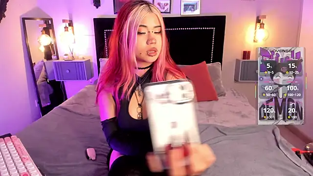 pinkk deemon online show from 17, 4, 2026