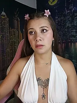 Snapshot of CharlotteSex_ chatting on 18, 6, 2026 CharlotteSex online show from 18, 6, 2026