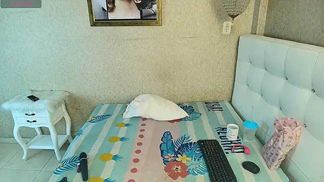 Miladiosa online show from 7, 11, 2025