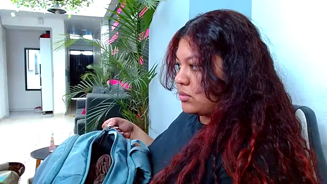 Snapshot of CloeStron chatting on 28, 11, 2025 CloeStron online show from 28, 11, 2025