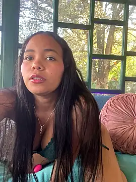 SophiaGuzman online show from 14, 1, 2026