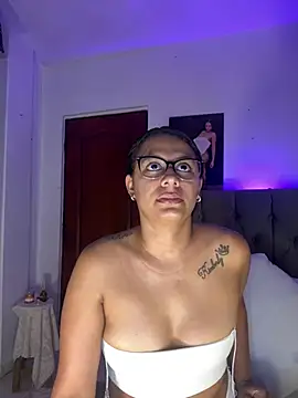 Snapshot of ema_zoe chatting on 17, 6, 2026 ema zoe online show from 17, 6, 2026
