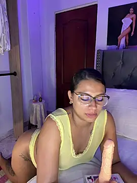 Snapshot of ema_zoe chatting on 1, 7, 2026 ema zoe online show from 1, 7, 2026