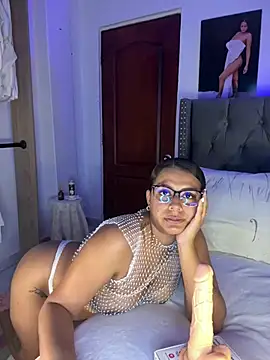 Snapshot of ema_zoe chatting on 8, 7, 2026 ema zoe online show from 8, 7, 2026