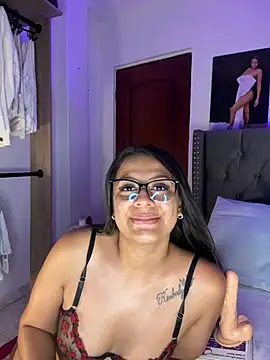 Snapshot of ema_zoe chatting on 16, 7, 2026 ema zoe online show from 16, 7, 2026