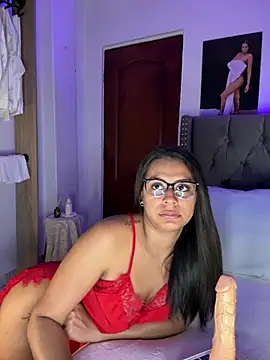 Snapshot of ema_zoe chatting on 13, 7, 2026 ema zoe online show from 13, 7, 2026