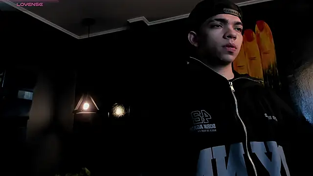 Snapshot of Eryonbradley chatting on 8, 11, 2025 Eryonbradley online show from 8, 11, 2025