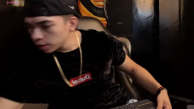 Snapshot of Eryonbradley chatting on 20, 11, 2025 Eryonbradley online show from 20, 11, 2025