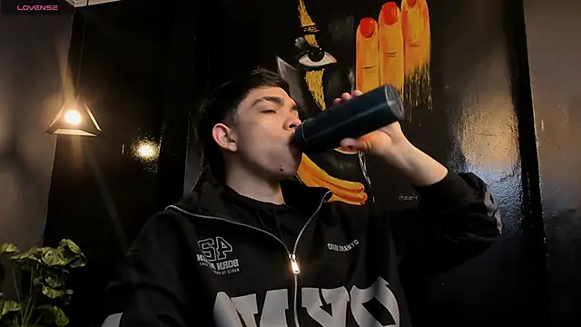 Snapshot of Eryonbradley chatting on 13, 11, 2025 Eryonbradley online show from 13, 11, 2025