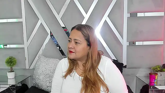 MonzerratBoyer online show from 12, 3, 2026