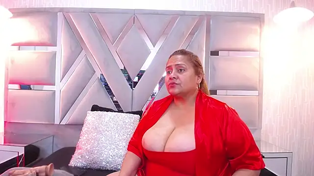 MonzerratBoyer online show from 24, 11, 2025