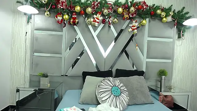 MonzerratBoyer online show from 12, 1, 2026